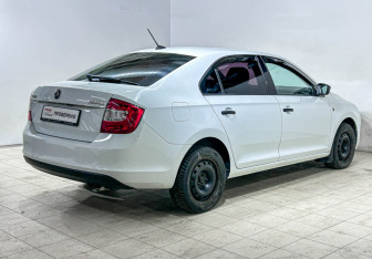 Подержанный автомобиль Skoda Rapid Liftback 2016 года (4 фото)