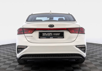 Подержанный автомобиль Kia Cerato Sedan 2019 года (6 фото)
