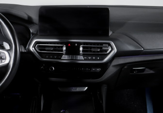 Подержанный автомобиль BMW X4 2022 года (13 фото)