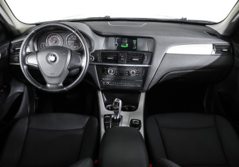 Подержанный автомобиль BMW X3 2013 года (13 фото)