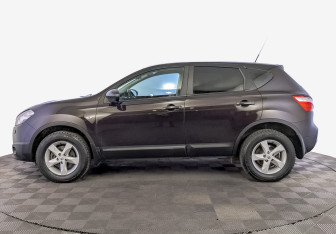 Подержанный автомобиль Nissan Qashqai 2011 года (8 фото)