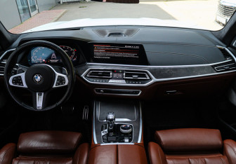 Подержанный автомобиль BMW X7 2020 года (14 фото)