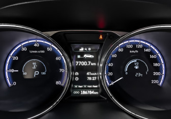 Подержанный автомобиль Hyundai ix35 2013 года (16 фото)