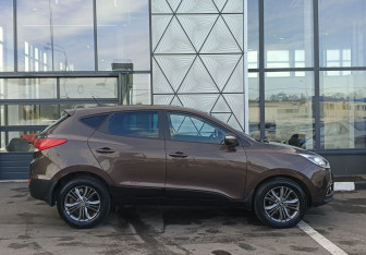 Подержанный автомобиль Hyundai ix35 2014 года (4 фото)
