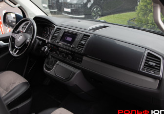 Подержанный автомобиль Volkswagen Caravelle 2018 года (7 фото)