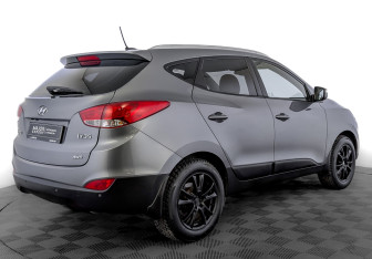 Подержанный автомобиль Hyundai ix35 2013 года (5 фото)