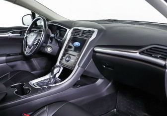 Подержанный автомобиль Ford Mondeo Sedan 2018 года (10 фото)