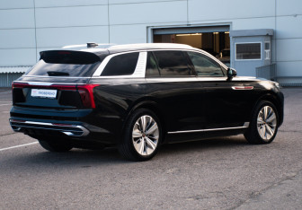 Подержанный автомобиль Hongqi E-HS9 2021 года (5 фото)