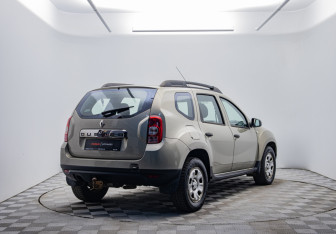 Подержанный автомобиль Renault Duster 2013 года (5 фото)
