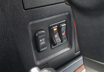 Подержанный автомобиль Mitsubishi Pajero 2008 года (17 фото)