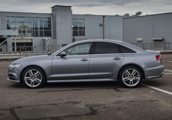 Подержанный автомобиль Audi A6 Sedan 2018 года (8 фото)