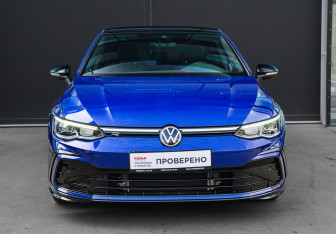 Подержанный автомобиль Volkswagen Golf Hatchback 2021 года (2 фото)