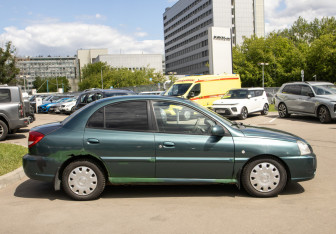 Подержанный автомобиль Kia Rio Sedan 2004 года (3 фото)