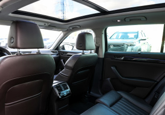 Подержанный автомобиль Skoda Superb Wagon 2016 года (21 фото)
