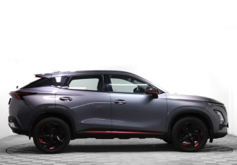 Подержанный автомобиль Omoda C5 2023 года (4 фото)