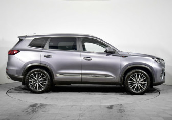 Подержанный автомобиль Chery Tiggo 8 Pro 2022 года (4 фото)