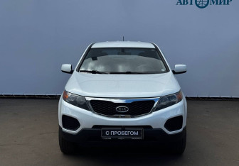 Подержанный автомобиль Kia Sorento 2012 года (2 фото)