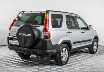 Подержанный автомобиль Honda CR-V 2004 года (5 фото)