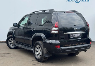 Подержанный автомобиль Toyota Land Cruiser Prado 2008 года (6 фото)