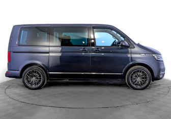 Подержанный автомобиль Volkswagen Multivan 2020 года (4 фото)