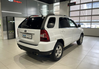 Подержанный автомобиль Kia Sportage 2010 года (4 фото)