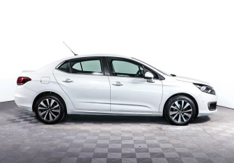 Подержанный автомобиль Citroen C4 Sedan 2017 года (4 фото)