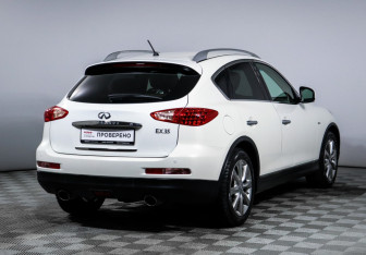 Подержанный автомобиль Infiniti EX 2008 года (5 фото)