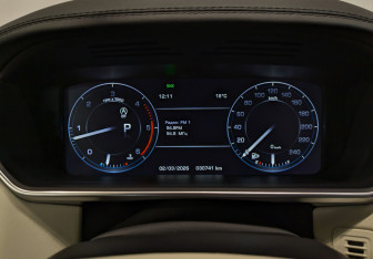 Подержанный автомобиль Land Rover Range Rover 2016 года (13 фото)