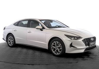 Подержанный автомобиль Hyundai Sonata 2020 года (3 фото)
