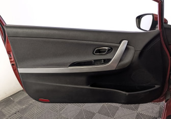 Подержанный автомобиль Kia Ceed Hatchback 2014 года (19 фото)