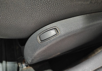 Подержанный автомобиль Renault Duster 2014 года (13 фото)