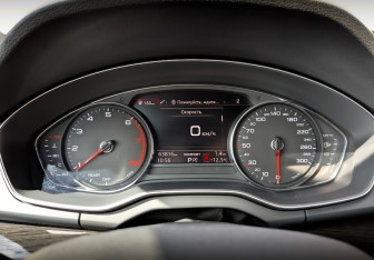 Подержанный автомобиль Audi Q5 2018 года (13 фото)
