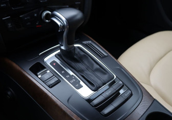 Подержанный автомобиль Audi A4 Sedan 2015 года (17 фото)
