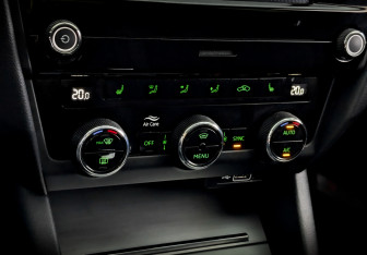 Подержанный автомобиль Skoda Octavia Liftback 2020 года (25 фото)
