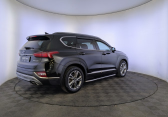 Подержанный автомобиль Hyundai Santa Fe 2019 года (5 фото)