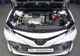 Подержанный автомобиль Toyota Camry Sedan 2019 года (9 фото)