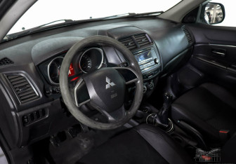 Подержанный автомобиль Mitsubishi ASX 2014 года (6 фото)