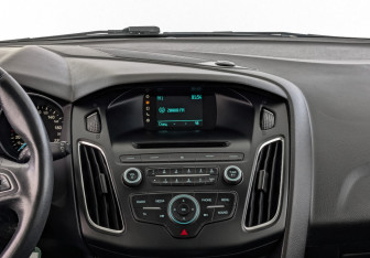 Подержанный автомобиль Ford Focus Hatchback 2018 года (17 фото)