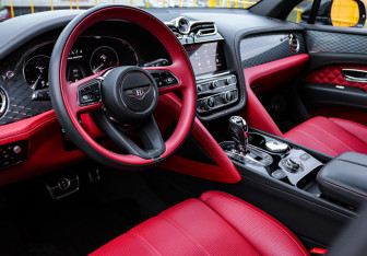 Подержанный автомобиль Bentley Bentayga 2021 года (14 фото)