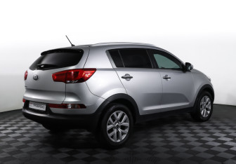 Подержанный автомобиль Kia Sportage 2014 года (5 фото)