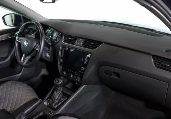Подержанный автомобиль Skoda Octavia Liftback 2017 года (5 фото)