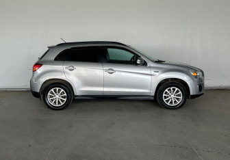 Подержанный автомобиль Mitsubishi ASX 2013 года (7 фото)