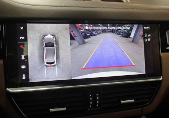 Подержанный автомобиль Porsche Cayenne 2021 года (24 фото)