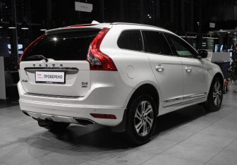 Подержанный автомобиль Volvo XC60 2015 года (4 фото)