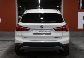 Подержанный автомобиль BMW X1 2018 года (6 фото)