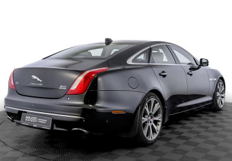 Подержанный автомобиль Jaguar XJ 2017 года (5 фото)