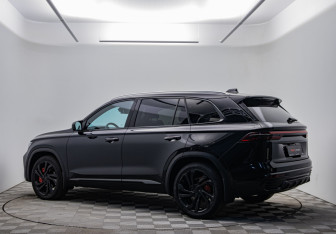 Подержанный автомобиль Geely Monjaro 2022 года (7 фото)