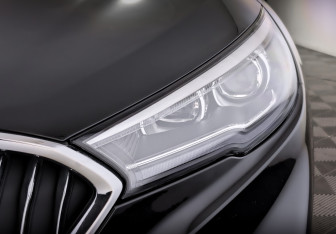 Подержанный автомобиль Hongqi H5 2022 года (16 фото)