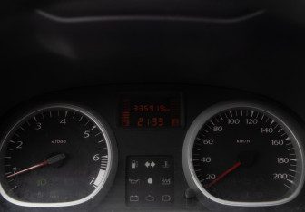 Подержанный автомобиль Renault Duster 2013 года (9 фото)