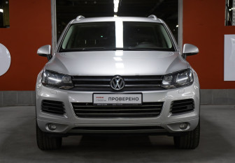 Подержанный автомобиль Volkswagen Touareg 2011 года (2 фото)